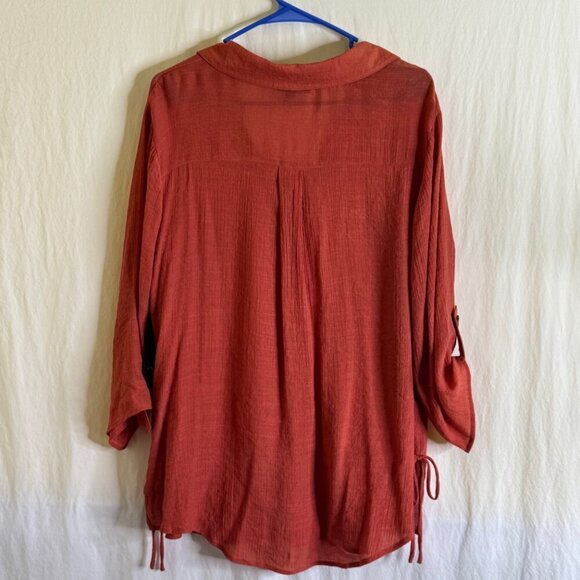 NWT I.N. Studio Women's Button Front Shirt Rust Red Roll Tab Sleeve Plus Size 1X - Picture 3 of 10